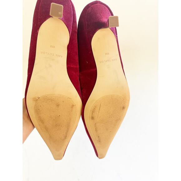 NWOB Ann Taylor Red Velvet Pointed toe Kitten Heel Pumps 10 - Picture 5 of 6
